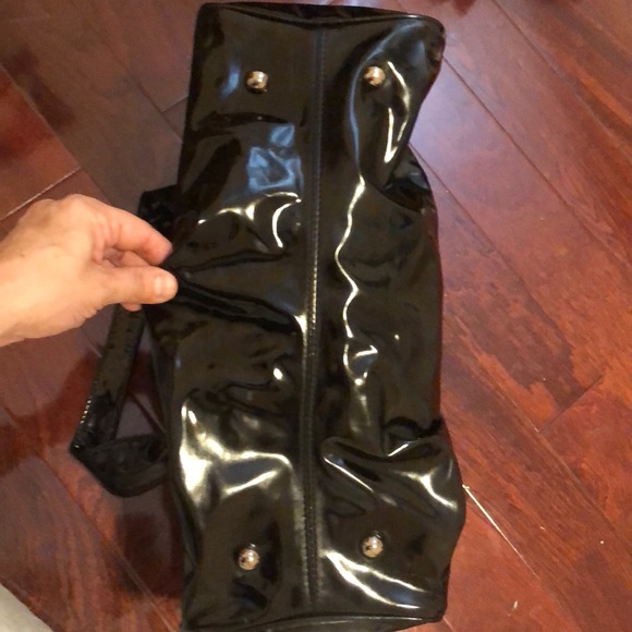 Valentino Garavani Patent Leather Bow handbag - Picture 7 of 8